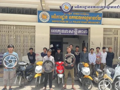 金边市内飙车扰乱秩序，13人被捕！