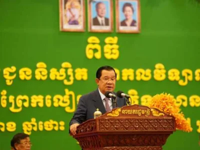 洪森首相：“洪氏家族”永远捍卫国王