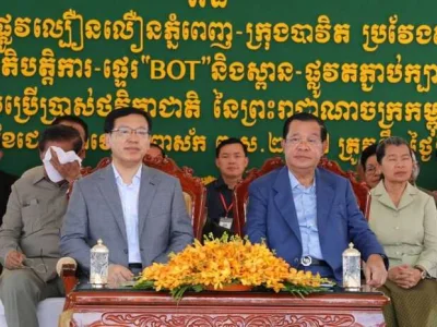 洪森首相：我们不和钱为敌