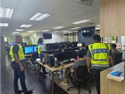 专骗中国人！3名中国籍男子伙同17人设赌网，被大马警方在吉隆坡逮捕！