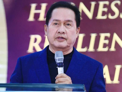 老杜“精神导师”：美国你放马过来，我刀枪不入