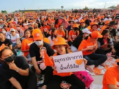 泰国“橙色示威”大爆炸！泰国前进党居然公开号召支持者上街集会！