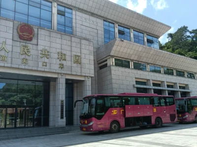 中国南宁—越南河内定期跨国客运班线恢复试运行，中途不需在口岸进行接驳