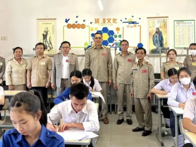直击老挝国立大学入学考试现场！共有7,439人报名参加...