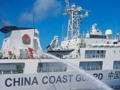 菲律宾防长: 中国应停止骚扰菲船只及西菲海建造工程