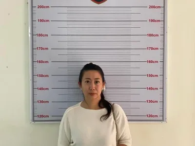 诈骗近20万美元，女子刚回国就被抓