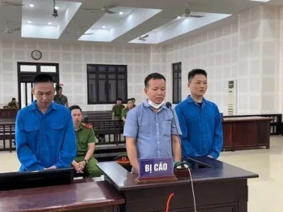 花几万元偷渡去越南，8名中国人被接应者赶下车，扔在路边，全部被抓！