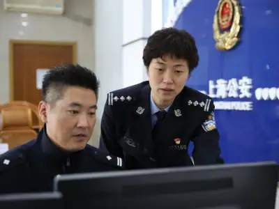 伪造合同“薅”手机 假富商诈骗850余万元