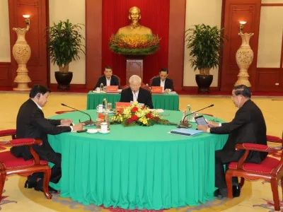 老挝通伦主席、越南阮富仲主席、柬埔寨人民党主席洪森在河内举行三方会晤