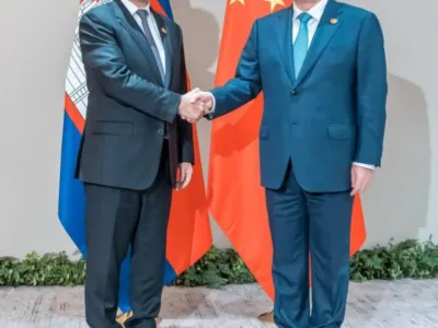 中柬友谊坚如磐石，树立新型国际关系典范！