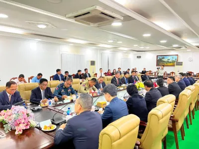中国江苏省政法委代表团访西港
