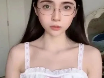 狗头萝莉搬到洛阳！被扒在外网拍大尺度视频，16分钟视频曝光