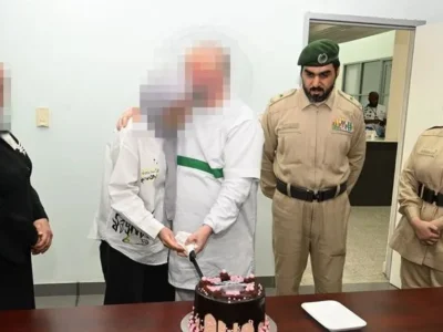 时隔六年后，迪拜囚犯在警方的安排下与女儿短暂重逢