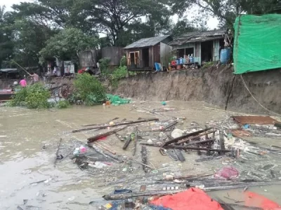 缅甸仰光暴雨引发洪水，6栋民宅被冲垮，致1人死亡