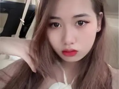 网友投稿：女:静静 男:小张  真名:陈恒 在西港长城上班