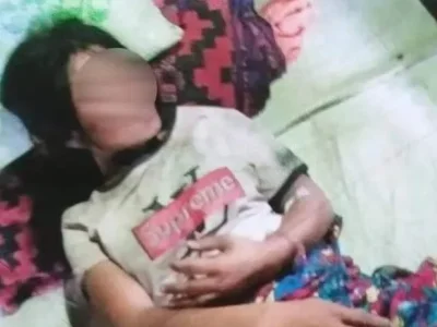 用棍棒殴打和飞踹，致孕妻伤痕累累，网友：渣男不配有老婆！