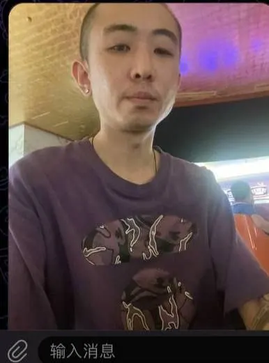 网友投稿：刚刚下班去拿外卖被人绑架 地址是新双龙这边。