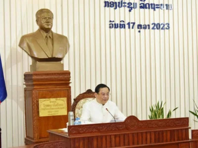 国家预算紧张还欠大量外债，老挝政府部门准备“勒紧裤腰带过日子”