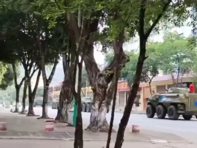 网友投稿：中国大军压境畹町边境线