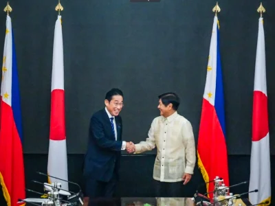 日本首相访菲 送上6亿日币军事安全援助赠款