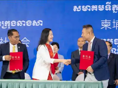 推动柬、中两国旅游产业合作“百尺竿头更进一步”