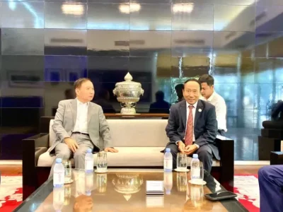 中国多省市代表团访问柬埔寨！