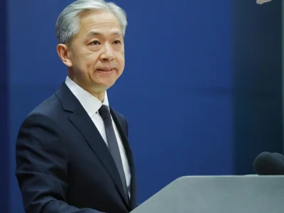 中方: G7勿拿南海仲裁案说事 挑动对立和对抗