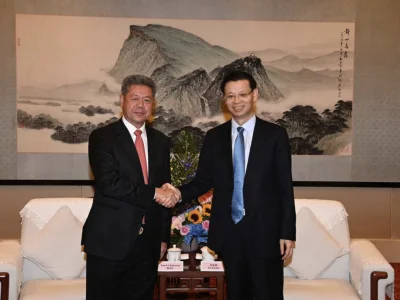 西港省长拜会江苏省长